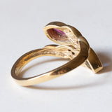 Anello contrarié vintage in oro 14K con zaffiro, rubino e diamanti (0.12ctw ca.), anni ‘70/‘80