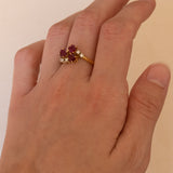Vintage ring in 18K gold with rubies (1.30ctw approx.) And diamonds (0.10ctw approx.), 1970s