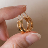 Orecchini vintage a cerchio sfaccettati in oro 18K, anni ‘60