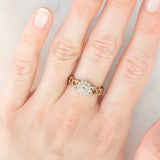 Anello a fiore vintage in oro giallo e bianco 9K con diamanti (0.15ctw ca.), anni ‘80