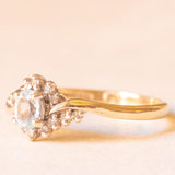 Anello vintage in oro giallo 9K con topazio azzurro (0.40ct ca.) e diamanti (0.07ctw ca.)
