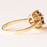 Vintage 14K yellow gold daisy ring with synthetic sapphires (approx. 0.60ctw) and brilliant cut diamond (approx. 0.10ct), 80s/90s