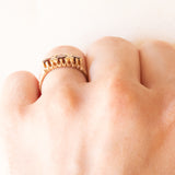 Vintage-Ring aus 9-karätigem Gelbgold mit Granat und Diamant (ca. 0.02 ctw), 60er Jahre