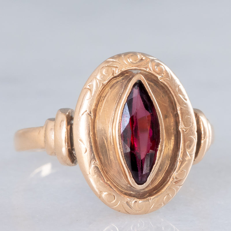 Anello vintage in oro giallo 14K con granato di taglio marquise (0.50ct ca.), anni ‘60