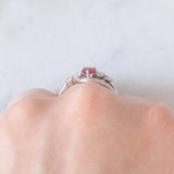 Anello vintage in platino con rubino (0.37ct) e diamanti (0.43ctw), anni ‘90/anni ‘2000