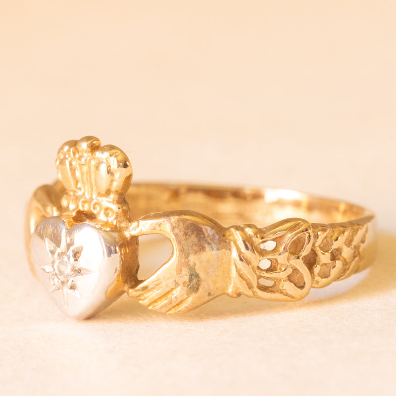 Anello Claddagh vintage in oro giallo e bianco 9K con cubic zirconia e con motivi celtici