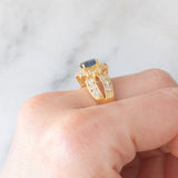 Un’alba sul mare - Anello vintage a fascia e a margherita in oro giallo 18K con zaffiro e diamanti