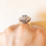 Vintage-Gänseblümchenring aus 14 Karat Weißgold mit Saphiren (ca. 1.90 ct) und Diamanten im Brillantschliff (ca. 1.80 ctw), 70er Jahre