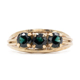 Anello trilogy vintage in oro giallo 8k con spinelli sintetici verdi