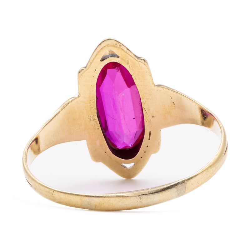 Anello vintage in oro giallo 14k con rubino sintetico di taglio marquise