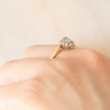 Bague marguerite vintage en or jaune 9 carats avec topaze bleue (0.30 ct environ) et diamants (0.06 ct environ), années 80