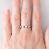 Mezzo eternity in platino con diamanti bianchi e neri (1ctw), anni ‘2000
