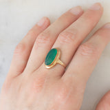 Anello vintage in oro giallo 8K con agata verde, anni ‘60/‘70
