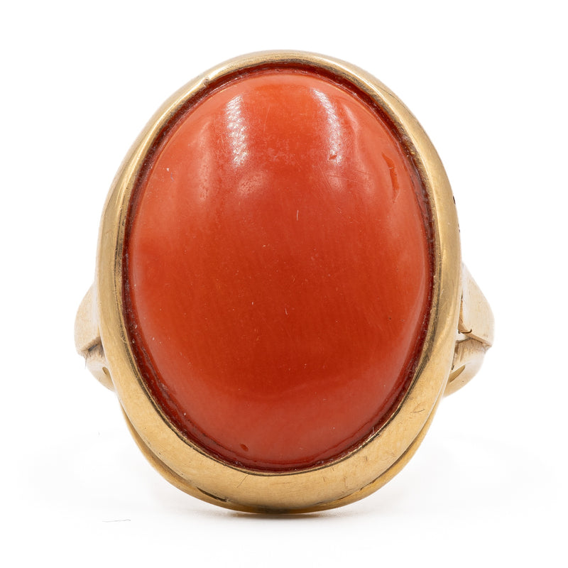 Anello vintage in oro giallo 18k con corallo, anni '60