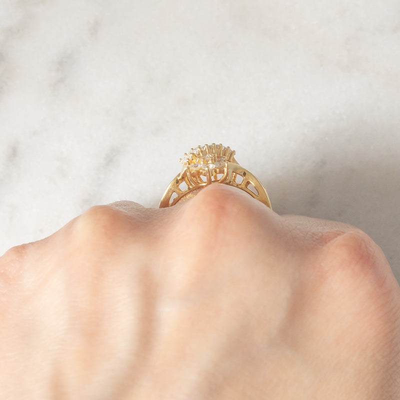 Anello vintage in oro giallo 14K con diamanti di taglio brillante e di taglio baguette (0.75ctw ca.), anni ‘70/‘80