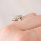 Anello a margherita e a goccia in platino con diamante centrale di 1.26ct e diamanti laterali (0.45ctw)