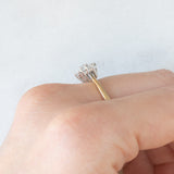 Vintage-Blumenring aus 9-karätigem Gelb- und Weißgold mit Diamanten im Brillantschliff (ca. 0.33 ctw)