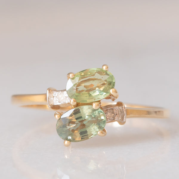Toi et Moi vintage in oro giallo 14K con zaffiri verdi sintetici (1ctw ca.) e diamanti