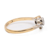 Anel vintage em ouro amarelo 9K e prata com design de três peças e diamantes.