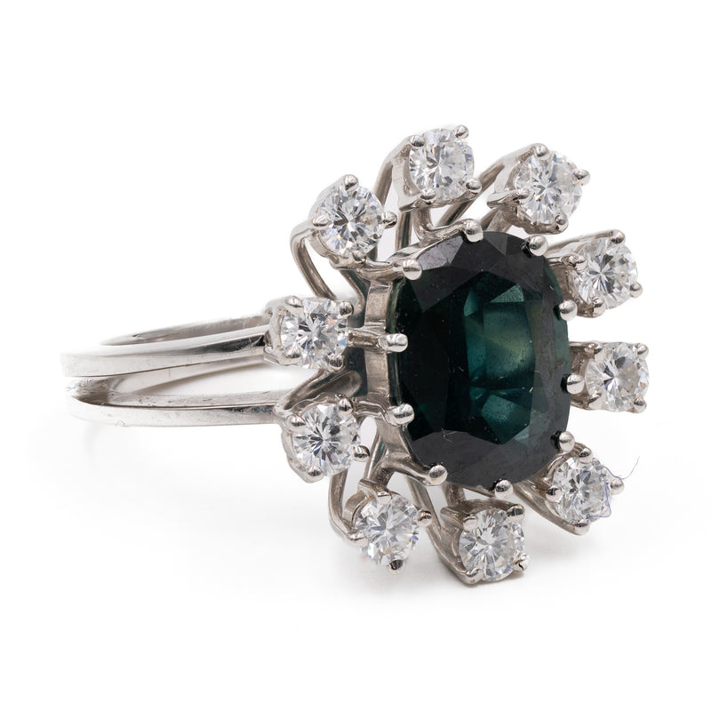 Anello vintage a margherita in oro bianco 14k con zaffiro (2,80ct) e diamanti (0,80ctw), anni '70