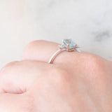 Trilogy vintage in oro bianco 18K con acquamarina (0.60ct ca.) e diamanti, anni ‘80