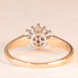 Anello a fiore vintage in oro giallo e bianco 9K con diamanti (0.12ctw ca.), anni ‘80