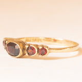 Anello vintage in oro giallo 8K e granati (0.60ctw ca.), anni ‘60/‘70