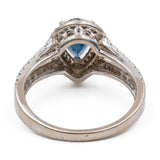 Anello vintage in oro bianco 18k con zaffiro a goccia (1ct) e diamanti (0,70ctw)