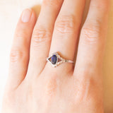 Art-Deco-Ring aus Platin und 18 Karat Weißgold mit Saphir und Rosettendiamant, 30er Jahre