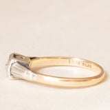 Art-Déco-Solitär aus 9-karätigem Gelbgold und Platin mit Diamant im alten Minenschliff (ca. 0.10 ct), 20er/30er Jahre