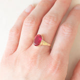 Anello da cocktail vintage in oro giallo 8K con rubino sintetico (10ct ca.), anni ‘70