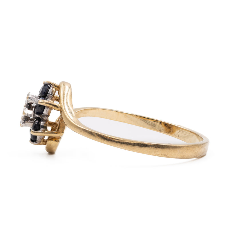 Anello vintage in oro giallo 9k con zaffiri (0.30ctw ca.) e diamante, anno 1988