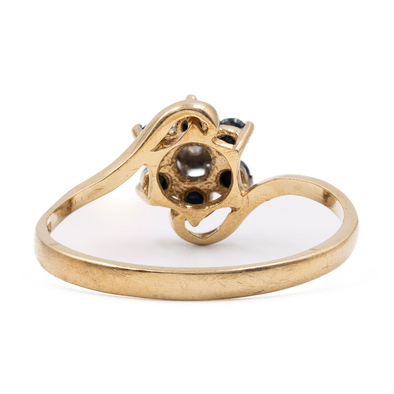 Anello vintage in oro giallo 9k con zaffiri (0.30ctw ca.) e diamante, anno 1988