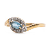 Anello vintage in oro giallo 9k con spinello azzurro e diamanti
