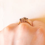 Anello bypass vintage in oro giallo 9K con zaffiri (0.32ctw ca.) e diamanti (0.04ctw ca.), anno 1981