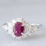 Anello vintage in platino con rubino (0.83ct) e diamanti (0.86ctw), anni ‘80/‘90