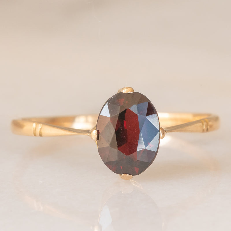 Solitario antico in oro giallo 9K con granato (1.10ct ca.), anni ‘10/‘20