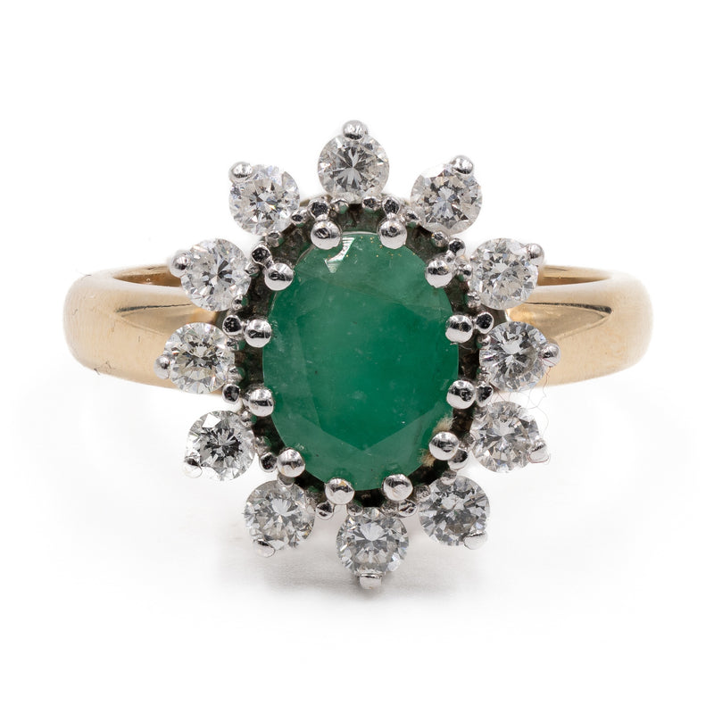 Anello vintage a margherita in oro giallo e bianco 14K con smeraldo (1.75ct ca.) e diamanti di taglio brillante (0.72ctw ca.), anni '70