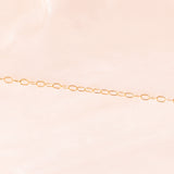 Vintage-Halskette mit Kette aus 9-karätigem Gelbgold und Anhänger aus 9-karätigem Gelb- und Weißgold mit blauem Topas (ca. 4.70 ct) und Diamanten