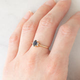 Bague vintage en or jaune 18 carats avec saphir (environ 0.35 ct) et diamants (environ 0.04 ct)