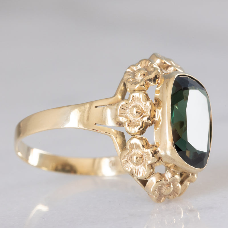 Anello da cocktail vintage in oro giallo 8K con spinello verde (3.80ct ca.), anni ‘70