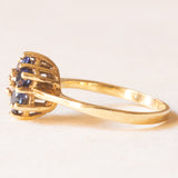 Vintage 14K yellow gold daisy ring with synthetic sapphires (approx. 0.60ctw) and brilliant cut diamond (approx. 0.10ct), 80s/90s