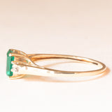 Vintage 9K yellow gold trilogy with synthetic emerald (approx. 0.40ct) and diamonds (approx. 0.02ctw), 60s/70s