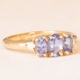 Vintage-Ring aus 9-karätigem Gelbgold mit Tansaniten (ca. 0.80 ctw) und Diamanten im Brillantschliff (ca. 0.06 ctw), Jahr 2004