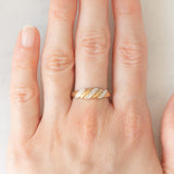Anello vintage in oro giallo 9K con diamante e con design intrecciato, anno 1993