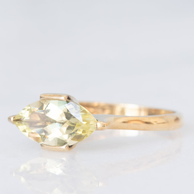 Anello da cocktail vintage in oro giallo 8K con quarzo citrino di taglio marquise (1.70ct ca.), anni ‘70/‘80