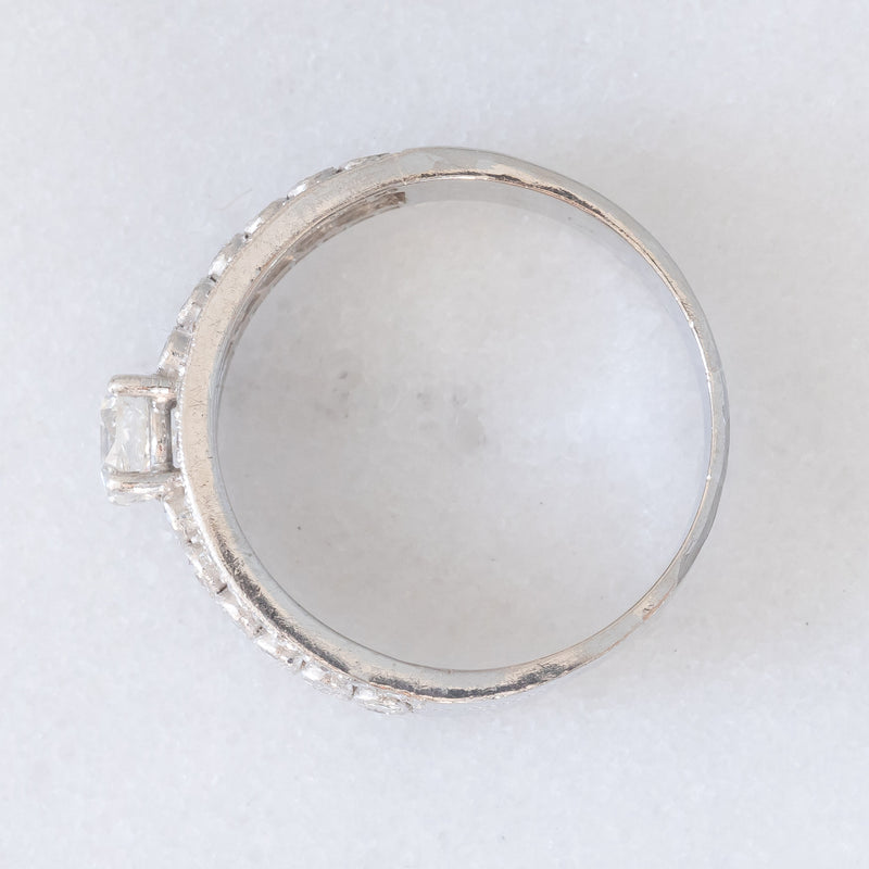 Anello a fascia vintage in oro bianco 14K con diamanti di taglio brillante (1.38ctw ca.), anni ‘80
