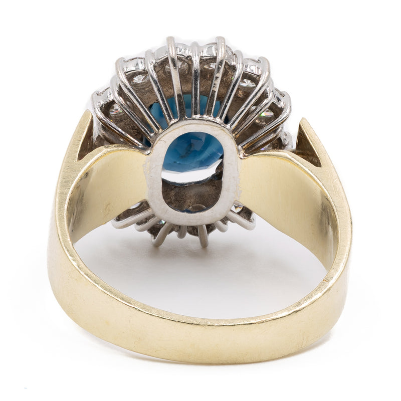 Anello vintage a margherita in oro giallo e bianco 14k con zaffiro (1,50ct) e diamanti (0,70ctw), anni '70