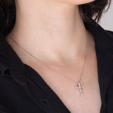 Ciondolo vintage a forma di croce in platino con diamanti (0.50ctw)