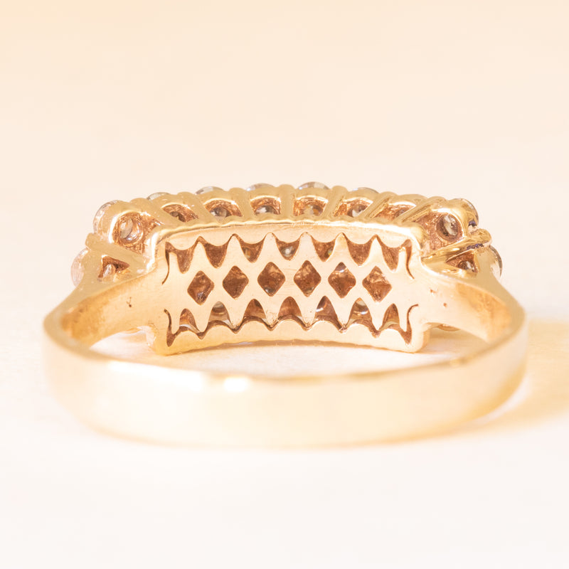 Anello vintage in oro giallo 18K con tripla fila di diamanti di taglio brillante (0.38ctw ca.), anni ‘70